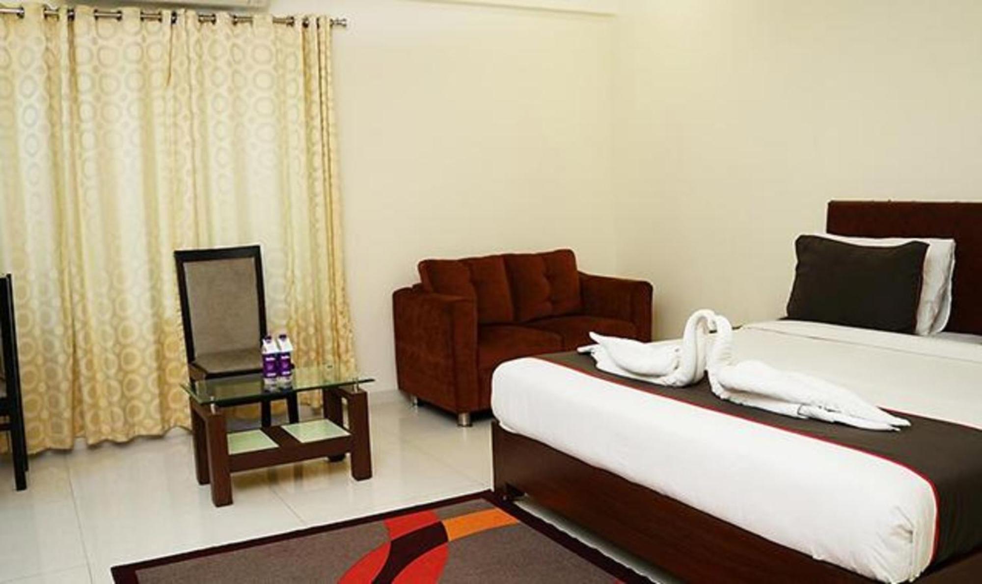 Capital O 16971 Hotel Lorven Visakhapatnam Exteriör bild