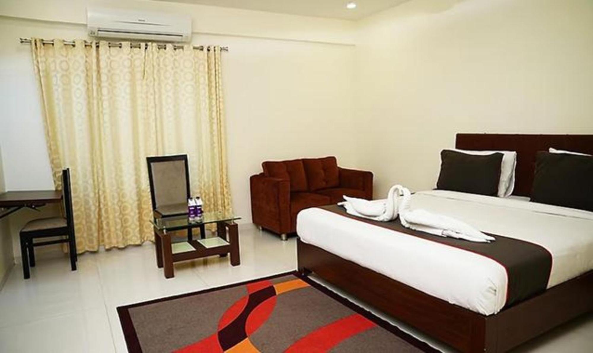 Capital O 16971 Hotel Lorven Visakhapatnam Exteriör bild