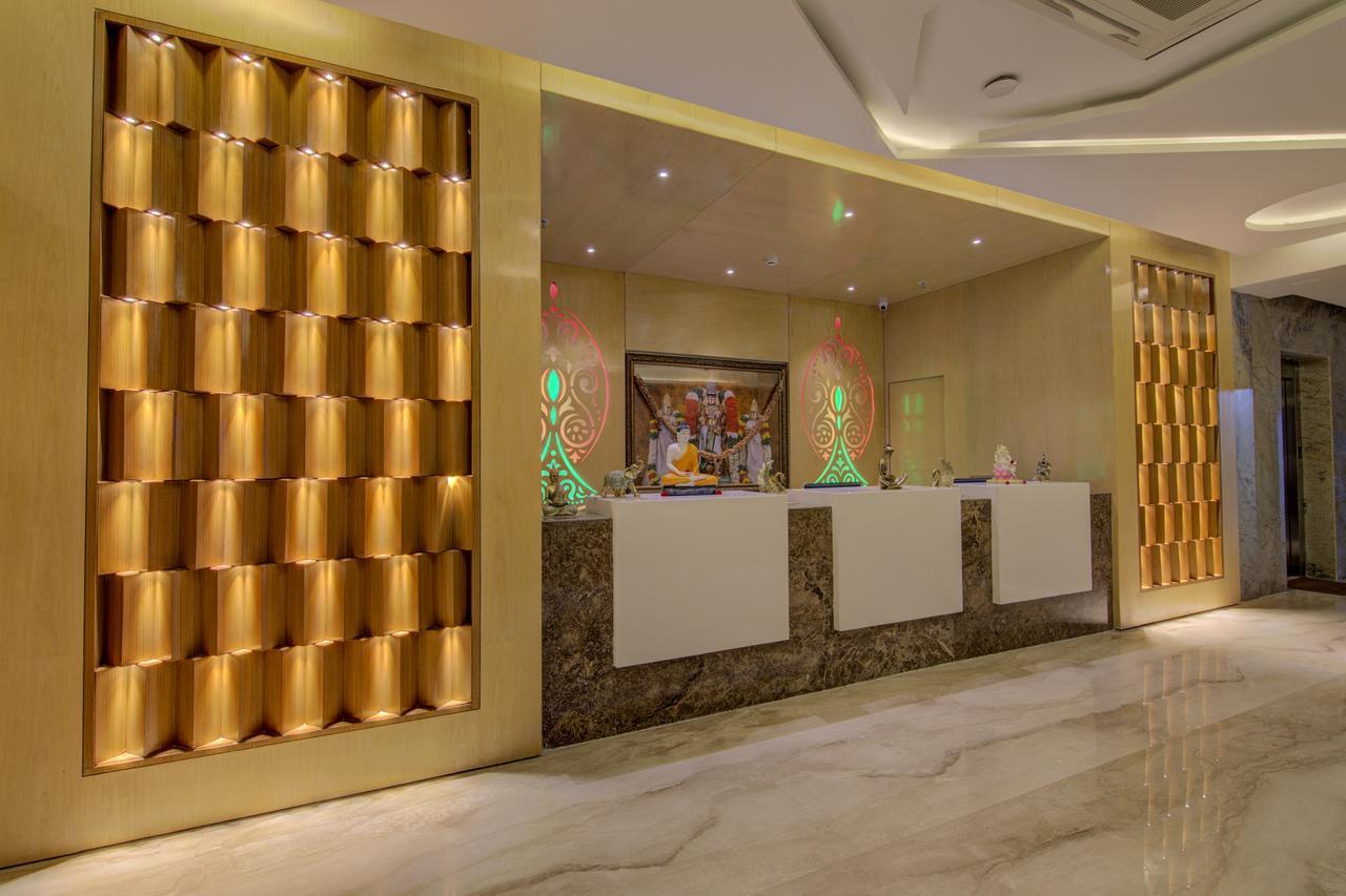 Capital O 16971 Hotel Lorven Visakhapatnam Exteriör bild