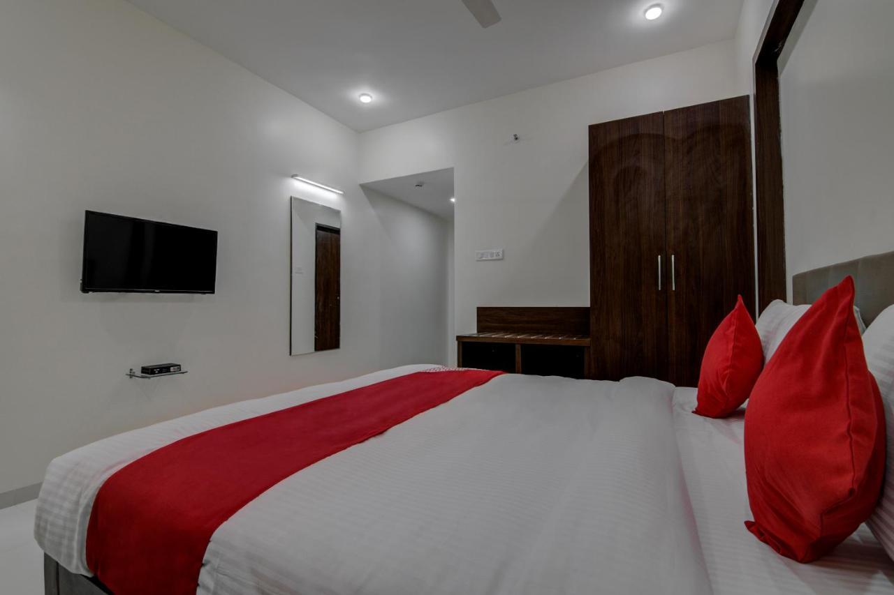 Capital O 16971 Hotel Lorven Visakhapatnam Exteriör bild