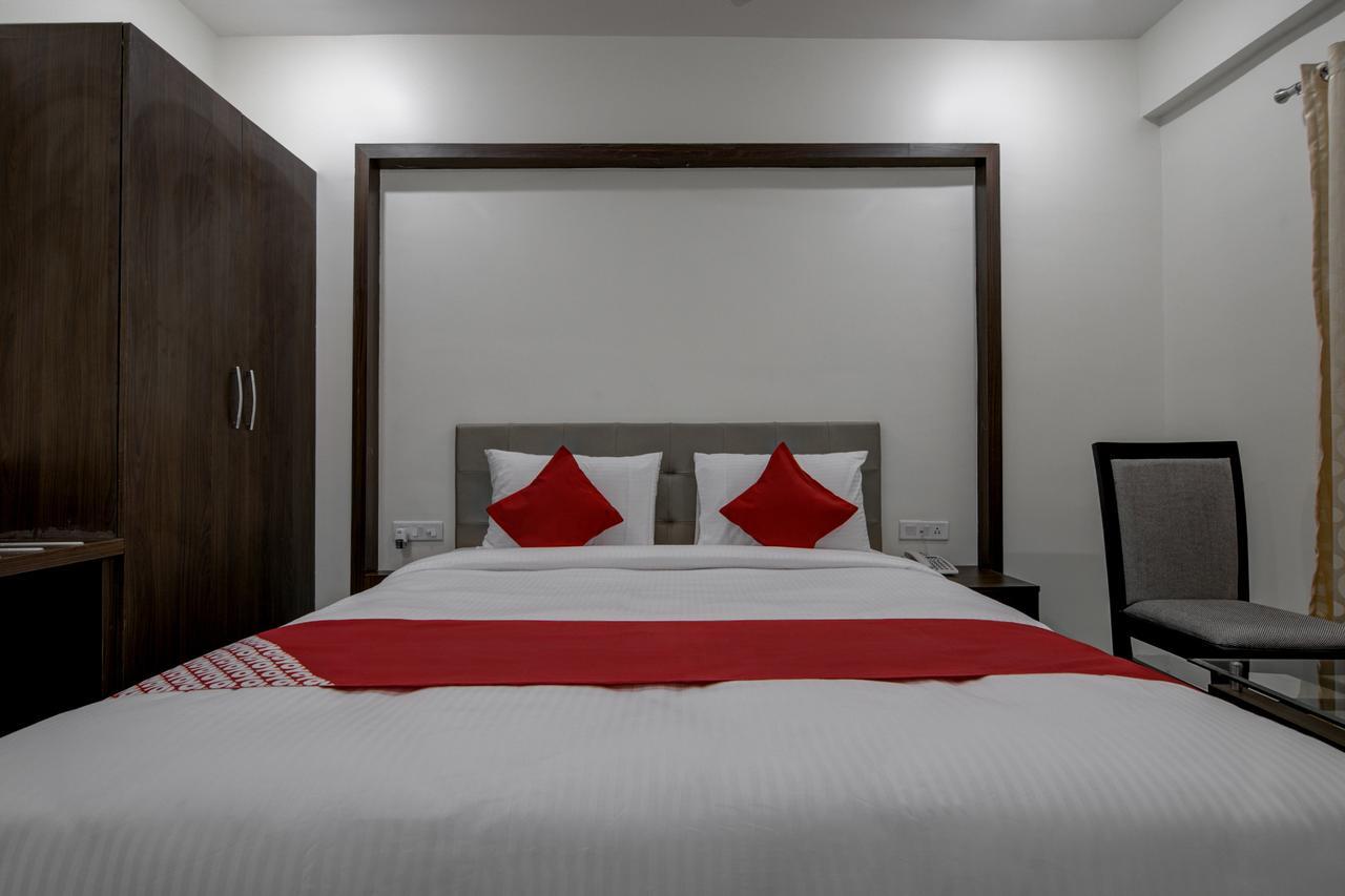 Capital O 16971 Hotel Lorven Visakhapatnam Exteriör bild