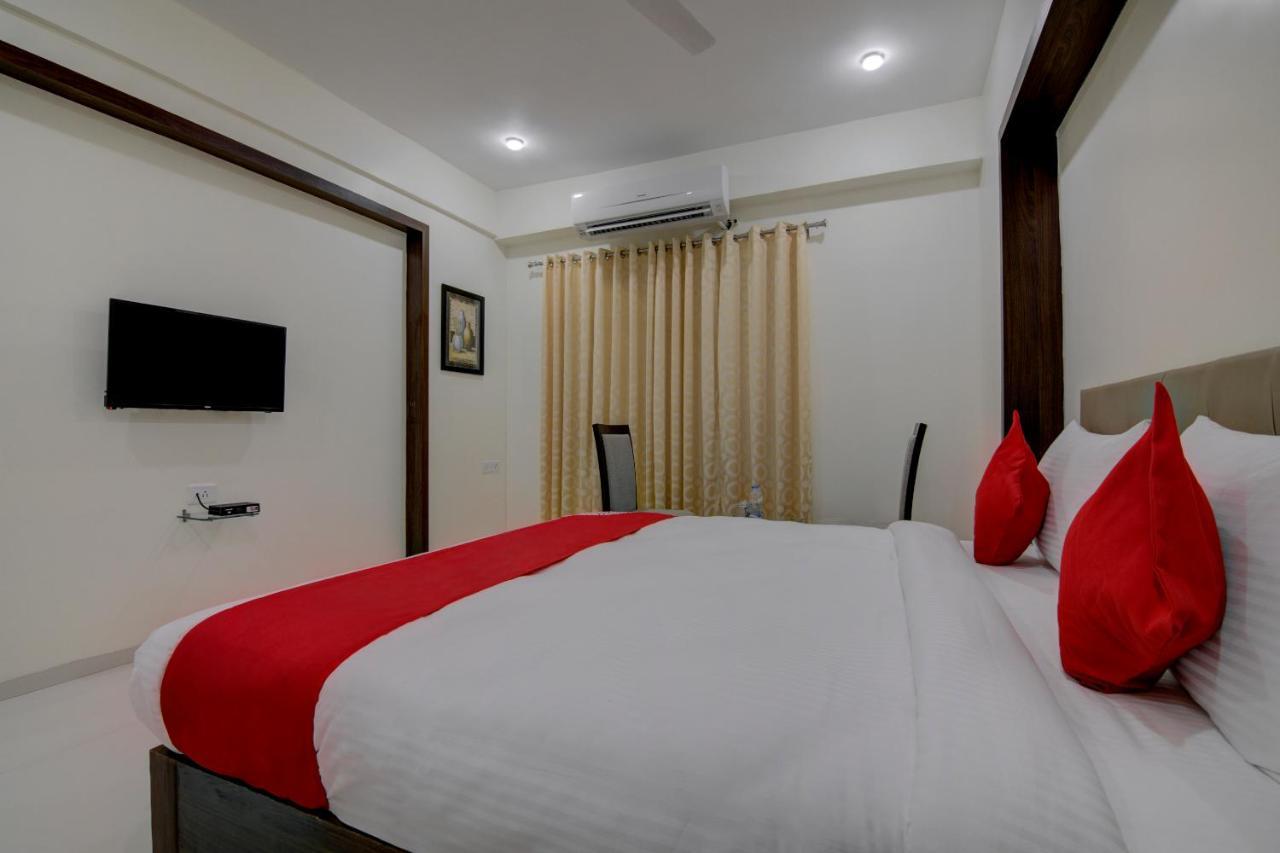 Capital O 16971 Hotel Lorven Visakhapatnam Exteriör bild